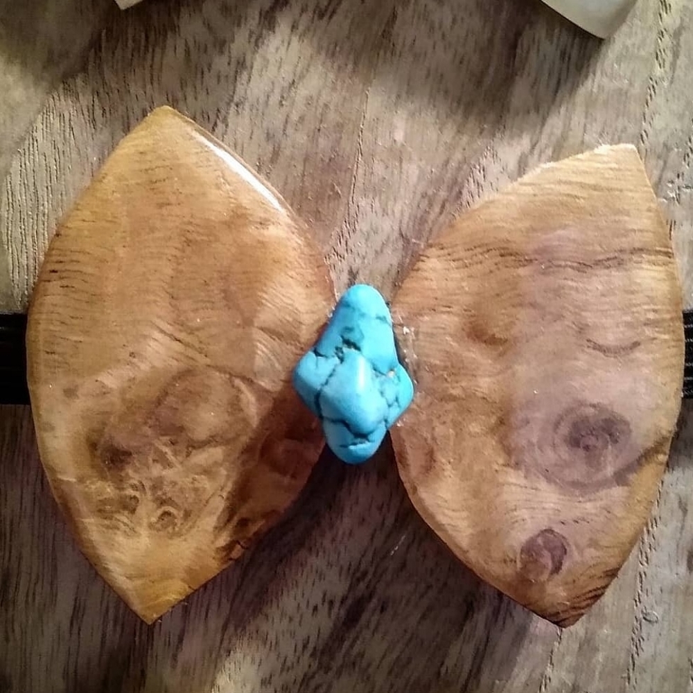 Bow tie